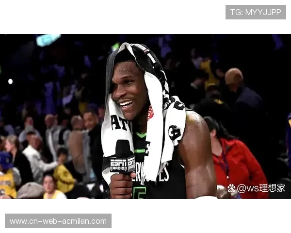 爱德华兹对抗中硬闯禁区，力量爆发惊艳全场